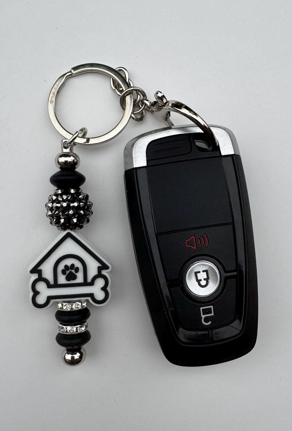 Dog Mom Keychain Bag Charm, Paw Print Key Fob Attachment, Pet Lover Accessory, Beaded Canine Enthusiast Gift
