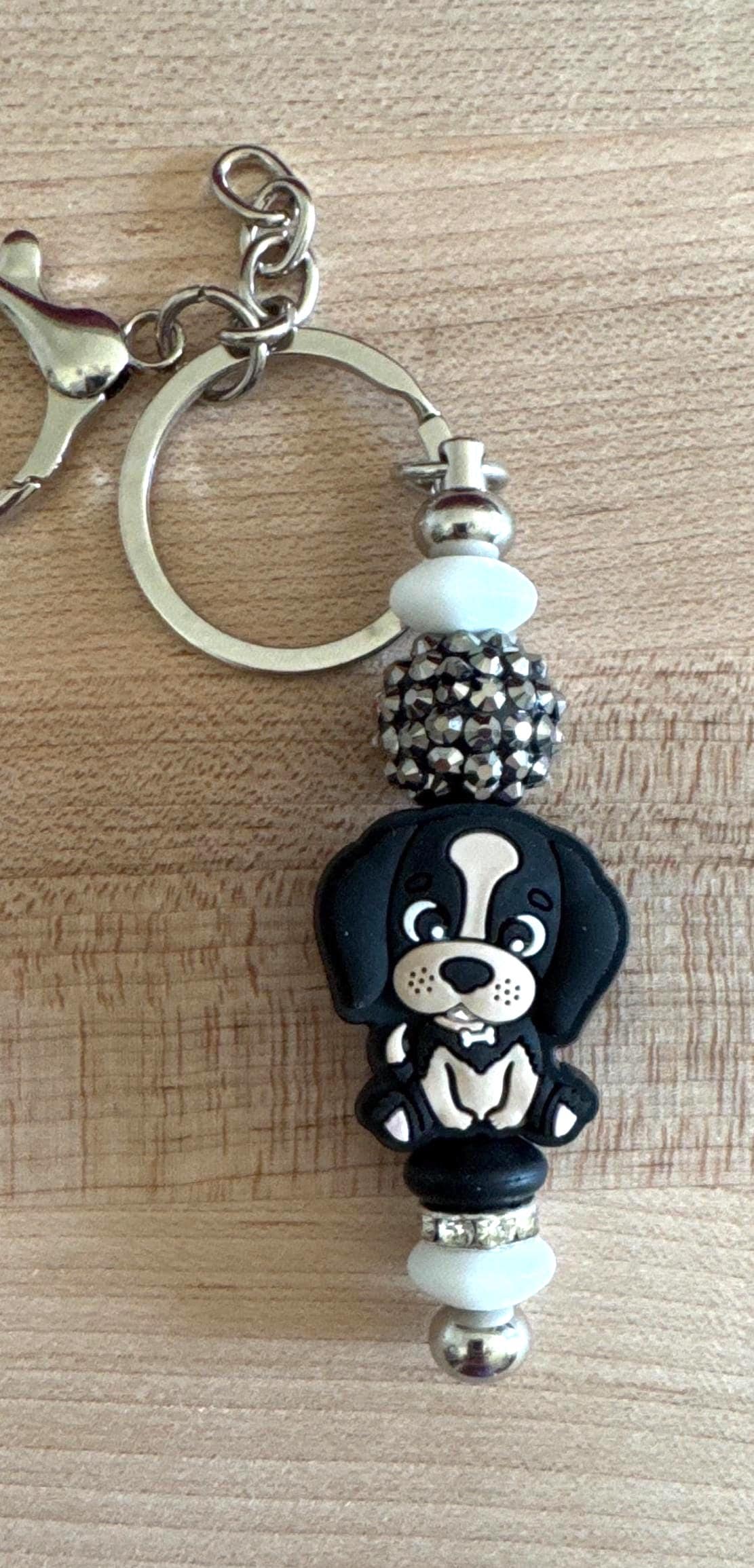 Dog Mom Keychain Bag Charm, Paw Print Key Fob Attachment, Pet Lover Accessory, Beaded Canine Enthusiast Gift